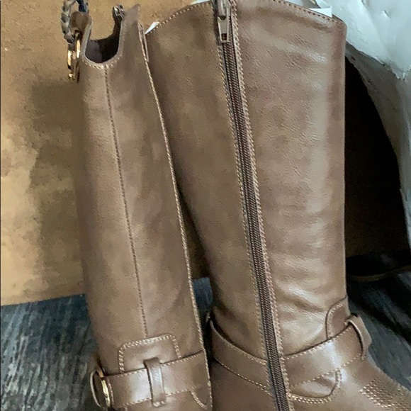 Circle V Ranch Kids Shoes - Kids Size 13 - Picture 5 of 6